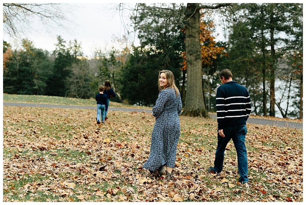 Lakeside family portrait session in Warrenton, Virginia with Seana Shuchart Photography